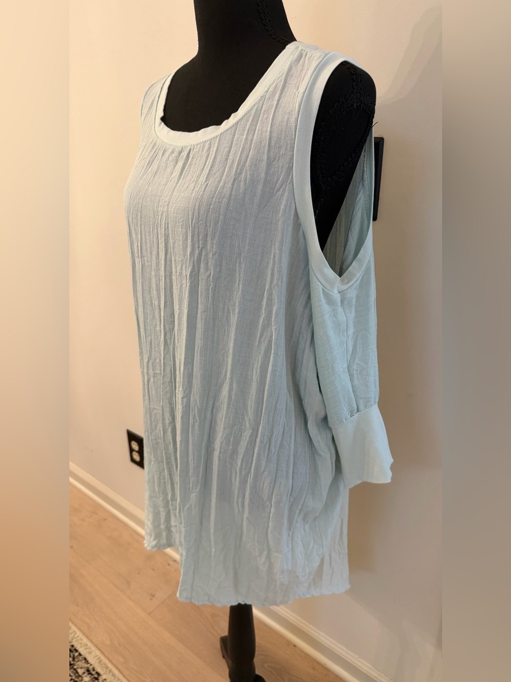 Made in Italy Beautiful 100% Cotton Light Green Cold Shoulder Tunic Top L